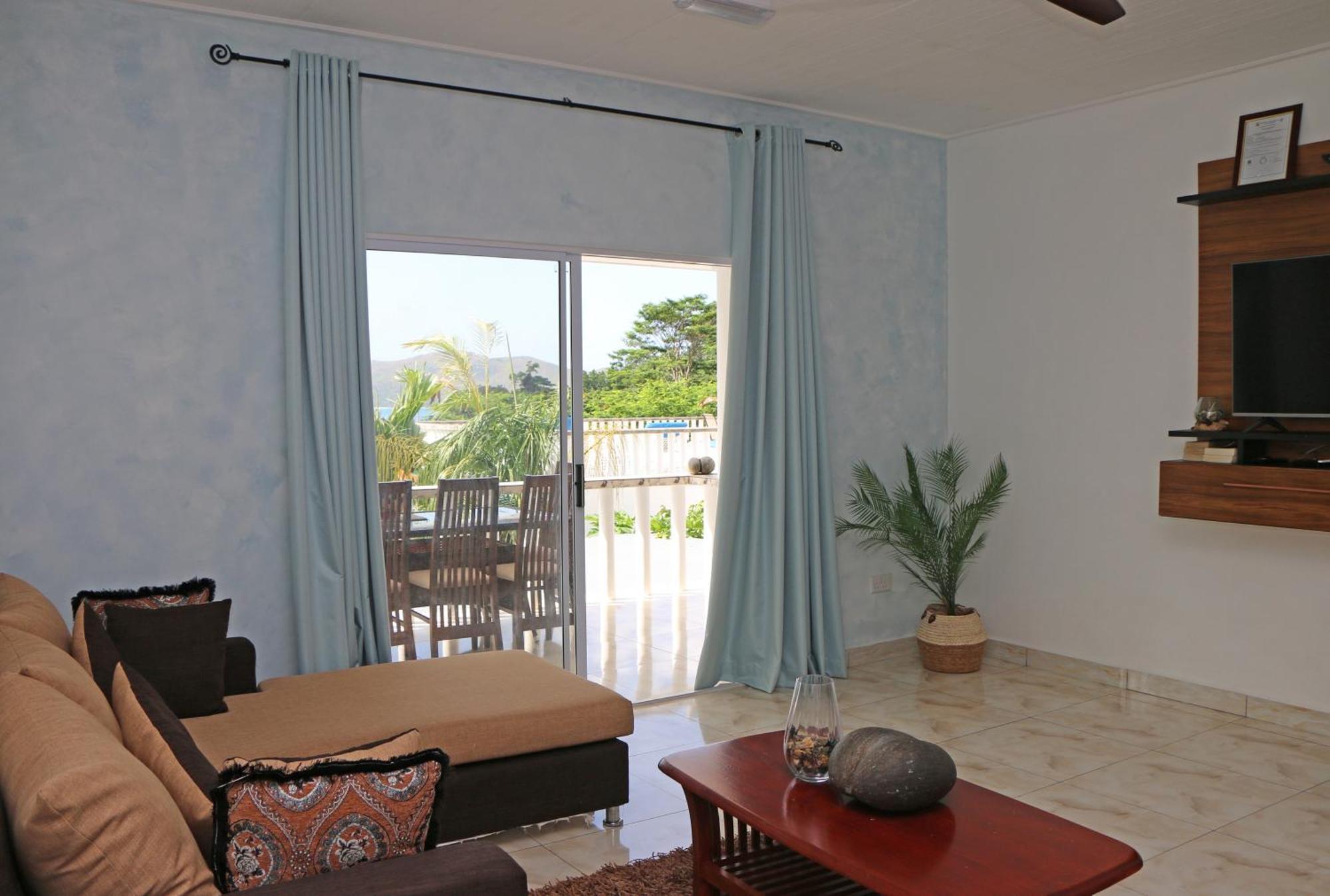 Ocean Blue Bay Apartment Anse Volbert Village  Ngoại thất bức ảnh